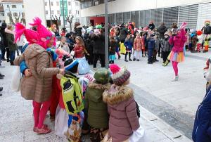 Pust je odganjal zimo tudi v Sežani3